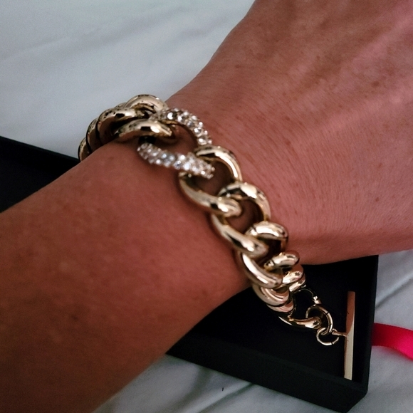 Victoria's Secret Bracelet - Picture 5 of 8